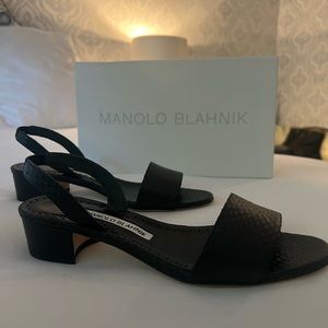 Manolo Blahnik (BRAND NEW) Patopia sandals. Size: 37 material : snake leather